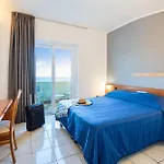 Carlton Riviera