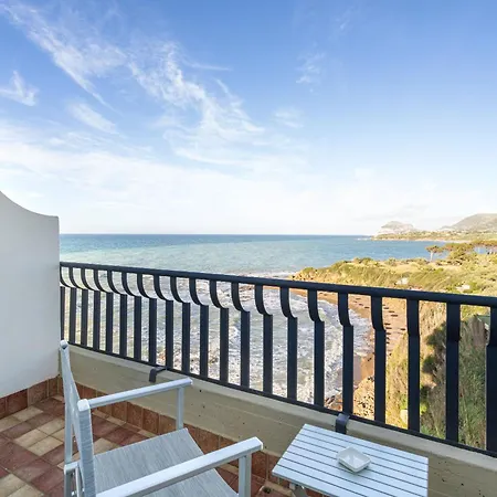 Carlton Riviera