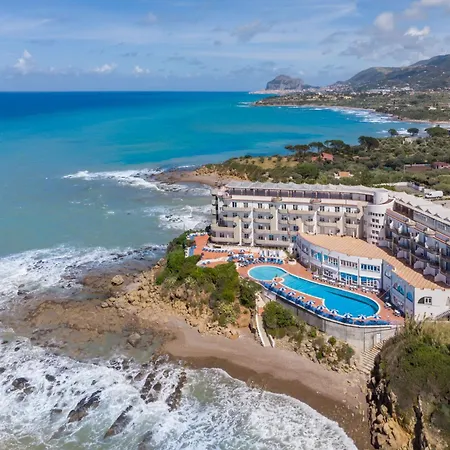 Carlton Riviera Szálloda 4*