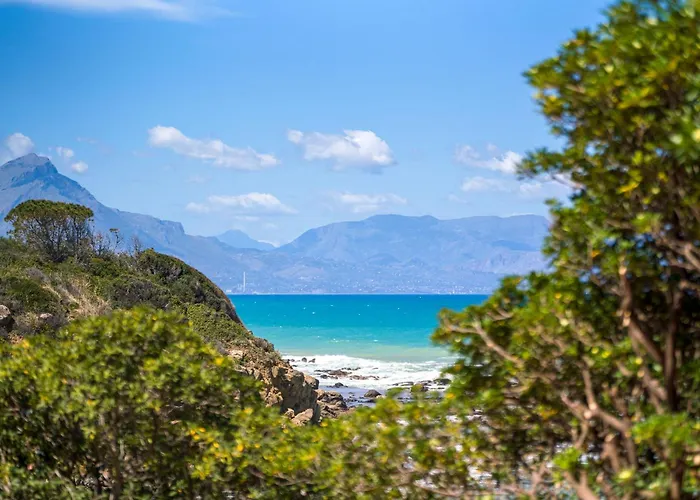 Carlton Riviera Szálloda